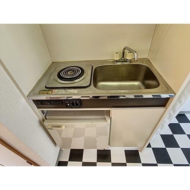 電気コンロのコンパクトキッチン