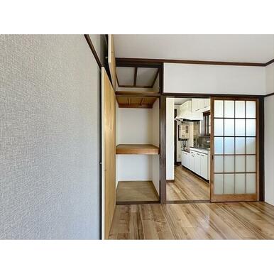 天井の高さまで入る収納です