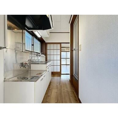 玄関から見た様子