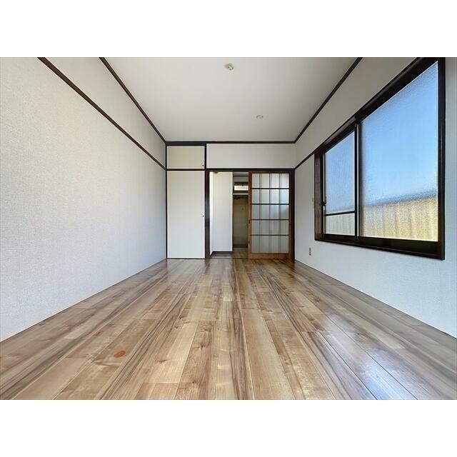 バルコニー側から見たお部屋