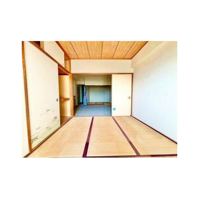 和室6帖から見たリビングダイニングと和室4.5帖