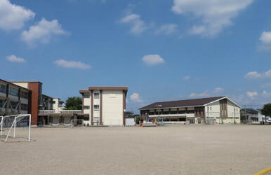 石井小学校