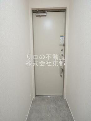 玄関には下駄箱があるのでスッキリとした空間を保てます