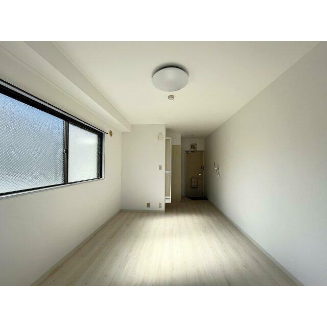 同物件、別のお部屋の写真です。