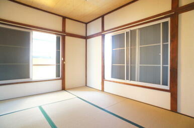 ２面採光なので、明るく風通しのよいお部屋です♪