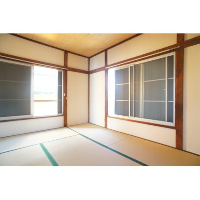 ２面採光なので、明るく風通しのよいお部屋です♪