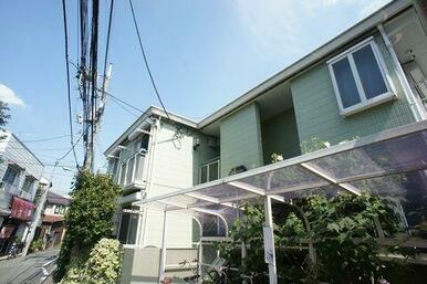 大切な自転車を雨から守る屋根付き駐輪場♪