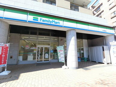 ファミリーマート市が尾駅前店