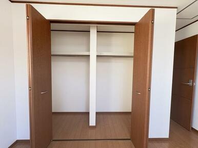 「洋室約7.5帖」クローゼット収納