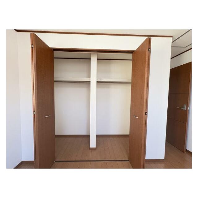 「洋室約7.5帖」クローゼット収納