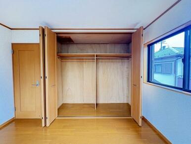 2階洋室6帖　収納