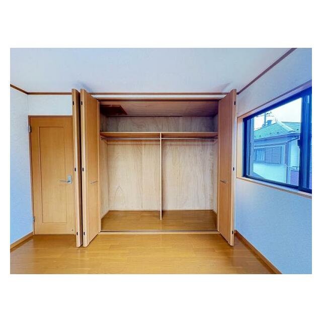 2階洋室6帖　収納