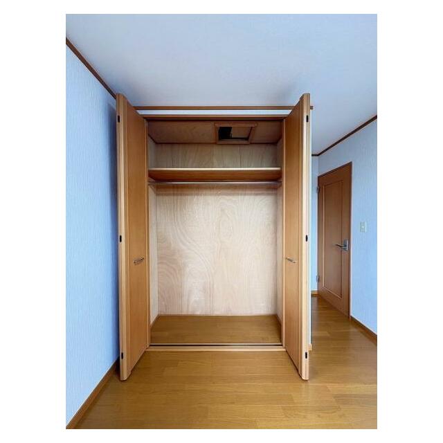 2階洋室5帖　収納