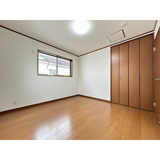 ２階洋室西側