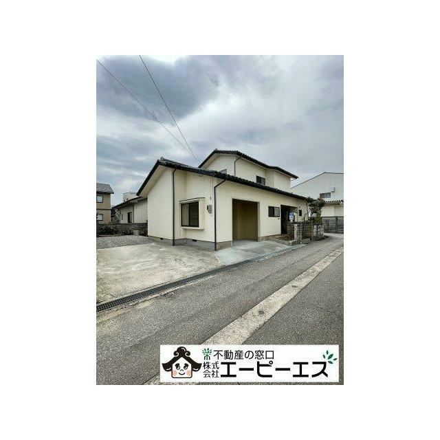 前面道路付きの角地にあります！