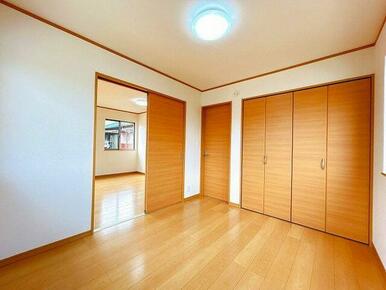 １階洋室「約５．２帖の洋室です。」