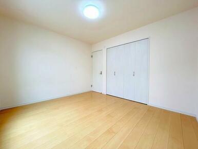 「洋室」約7帖の洋室です。