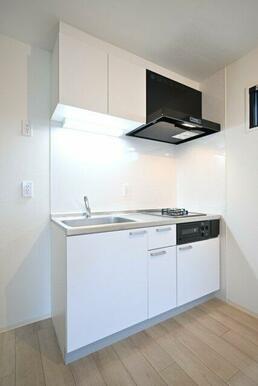 システムキッチン（2口ガスコンロ・グリル付）