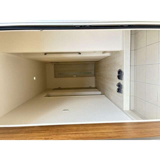 開ければ広がる、閉じれば落ち着く玄関（2号棟）