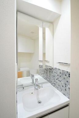 ※カラータイプ異なります※