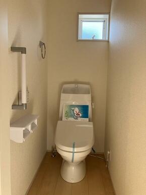 手すり付きのため足腰の負担を和らげ転倒を防ぎます（1号棟）