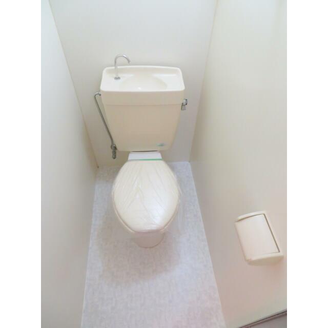 洋式トイレ　浴室とは別