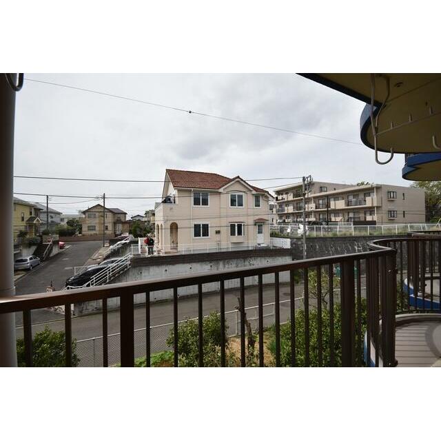 前面に建物無く開放的です