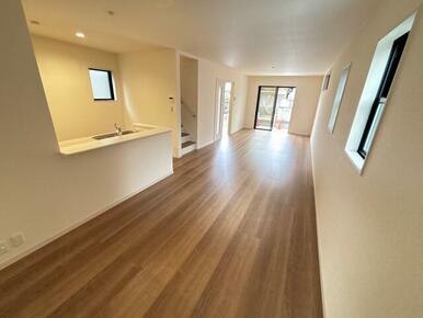 リラックスできる場所だからリビングは家具＆レイアウトにこだわりたい！（2号棟）