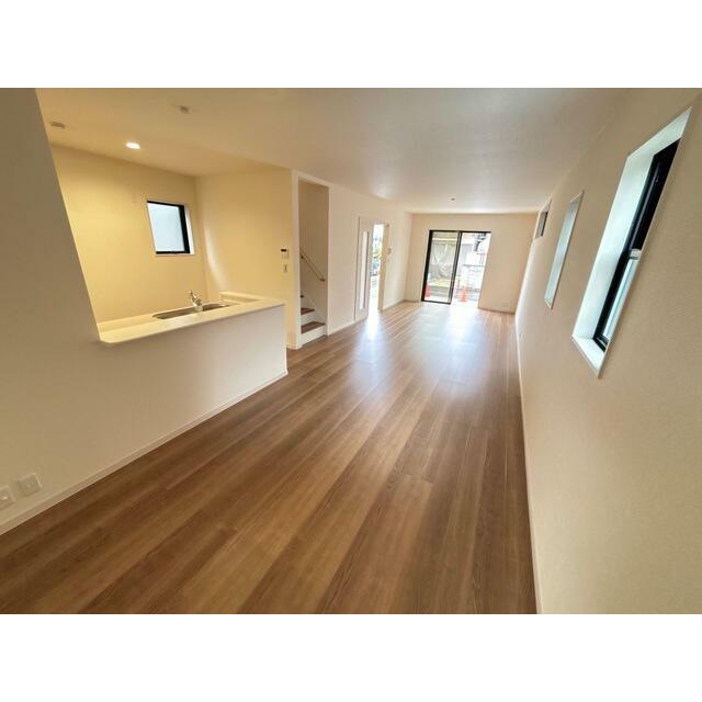 リラックスできる場所だからリビングは家具＆レイアウトにこだわりたい！（2号棟）