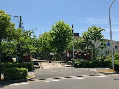 潮見中学校