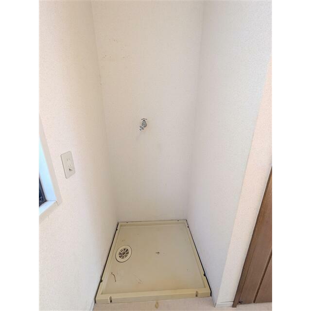 1F洗濯機置き場です。