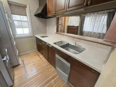 ＊CG加工により室内家具を消しております。