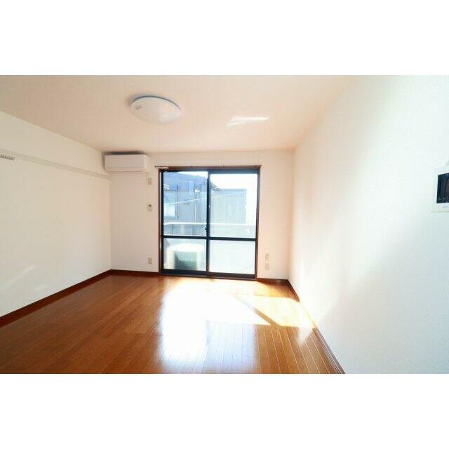 明るいお部屋です
