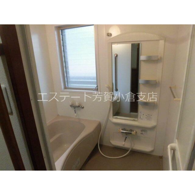 ルーバータイプの窓があり換気と採光も〇