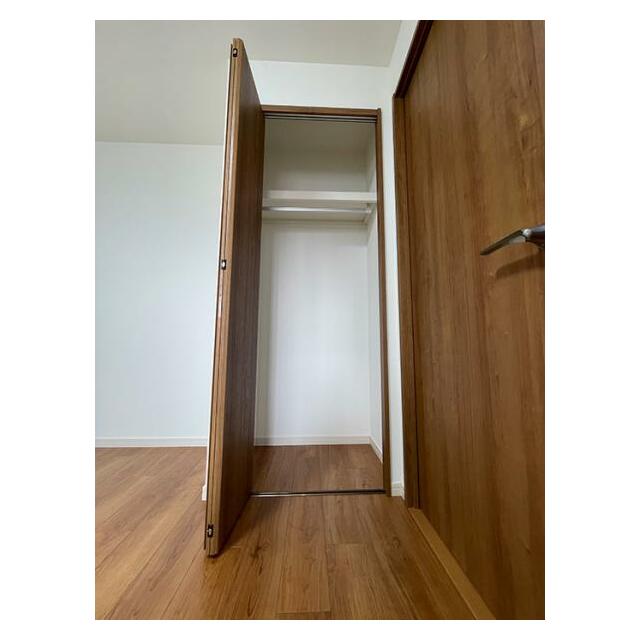 洋室２　クローゼット
