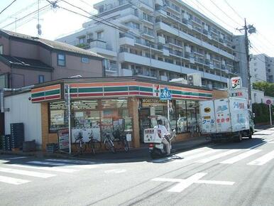 セブンイレブン横浜大倉山３丁目店