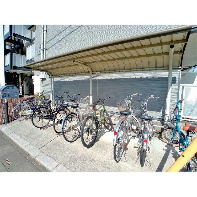 駐輪場完備