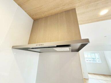 油汚れもしっかりガード、レンジフードです