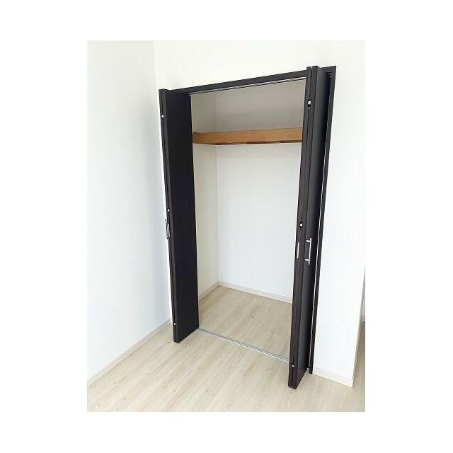 「南西側洋室約6.5畳」収納