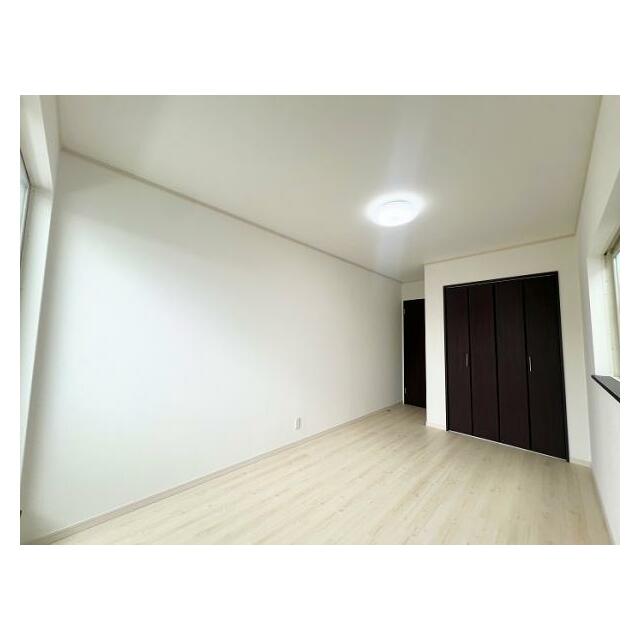 「南東側洋室約6.5畳」別角度撮影