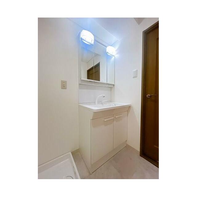 「脱衣所」洗面台新品交換済みです。