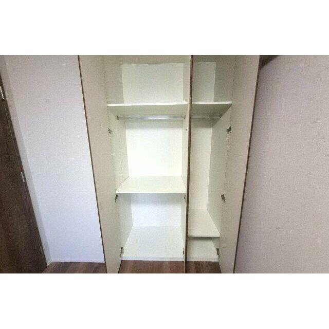 洋室約5帖のクローゼット。