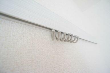 ちょっとしたものを掛けることができ、便利です♪