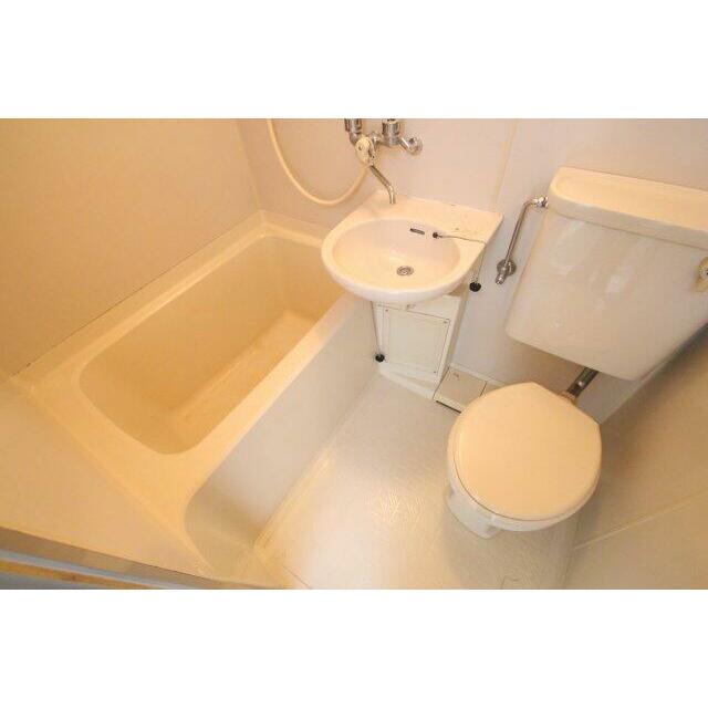 ※同建物ほかのお部屋の写真です。