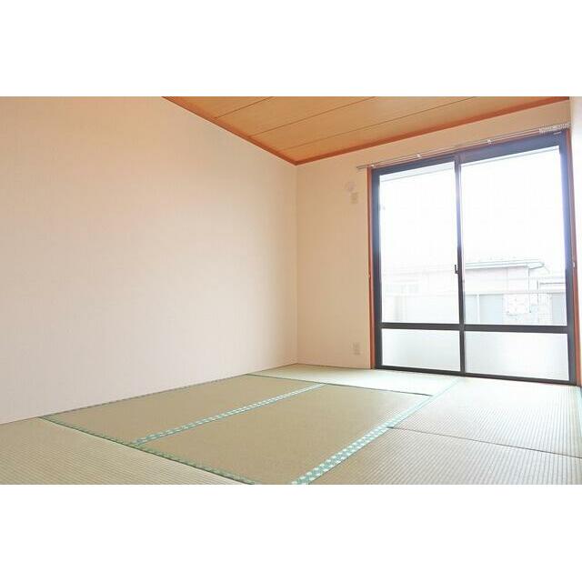 南側6帖の和室