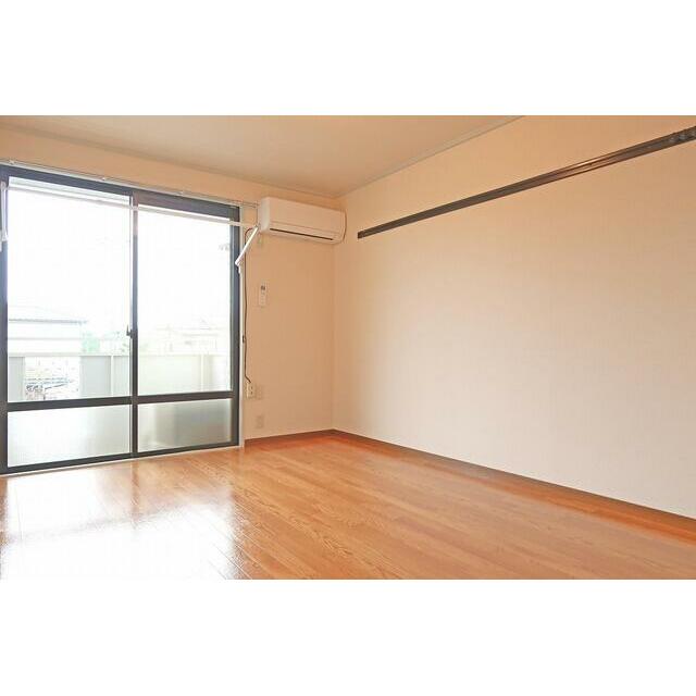 室内物干し付の洋室
