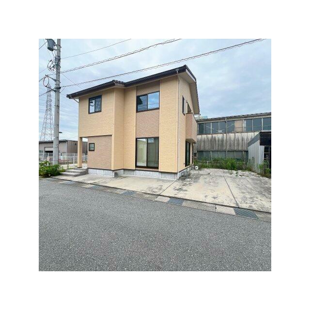 車通りが少ない前面道路です！