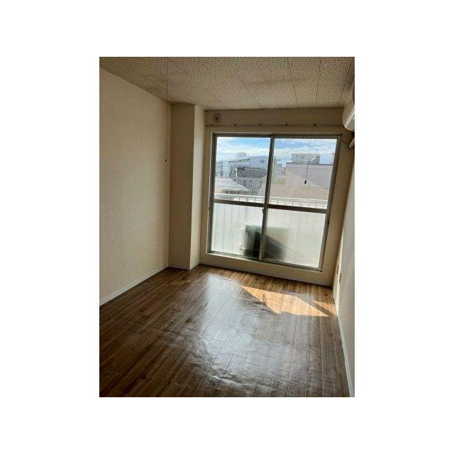 ゆったり過ごせるリビングです