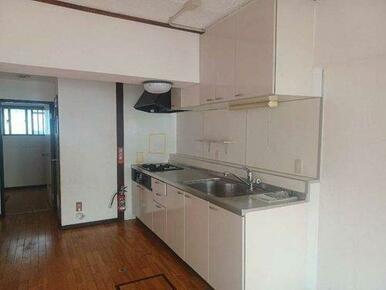 ワイドなキッチン