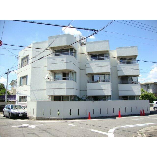 白を基調とした外観です♪